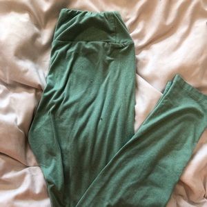 Green leggings